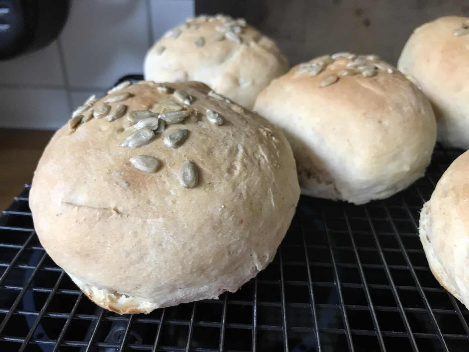 Schnelle Sonnenblumen-Brötchen – Violas Kitchen